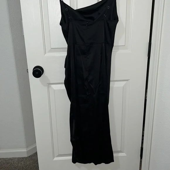 Black Silk Dress - Picture 4 of 6